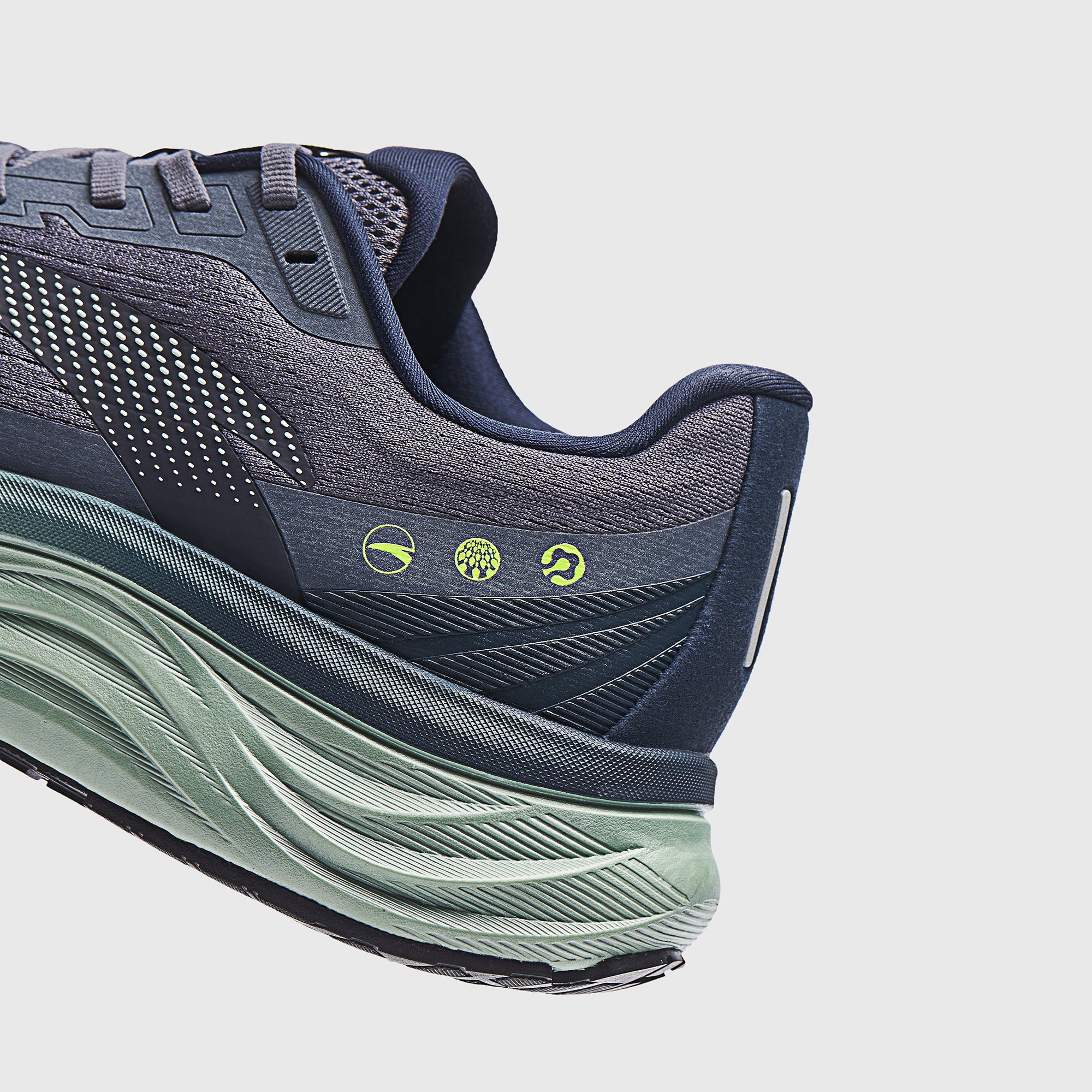 Men's ANTA PG7 2