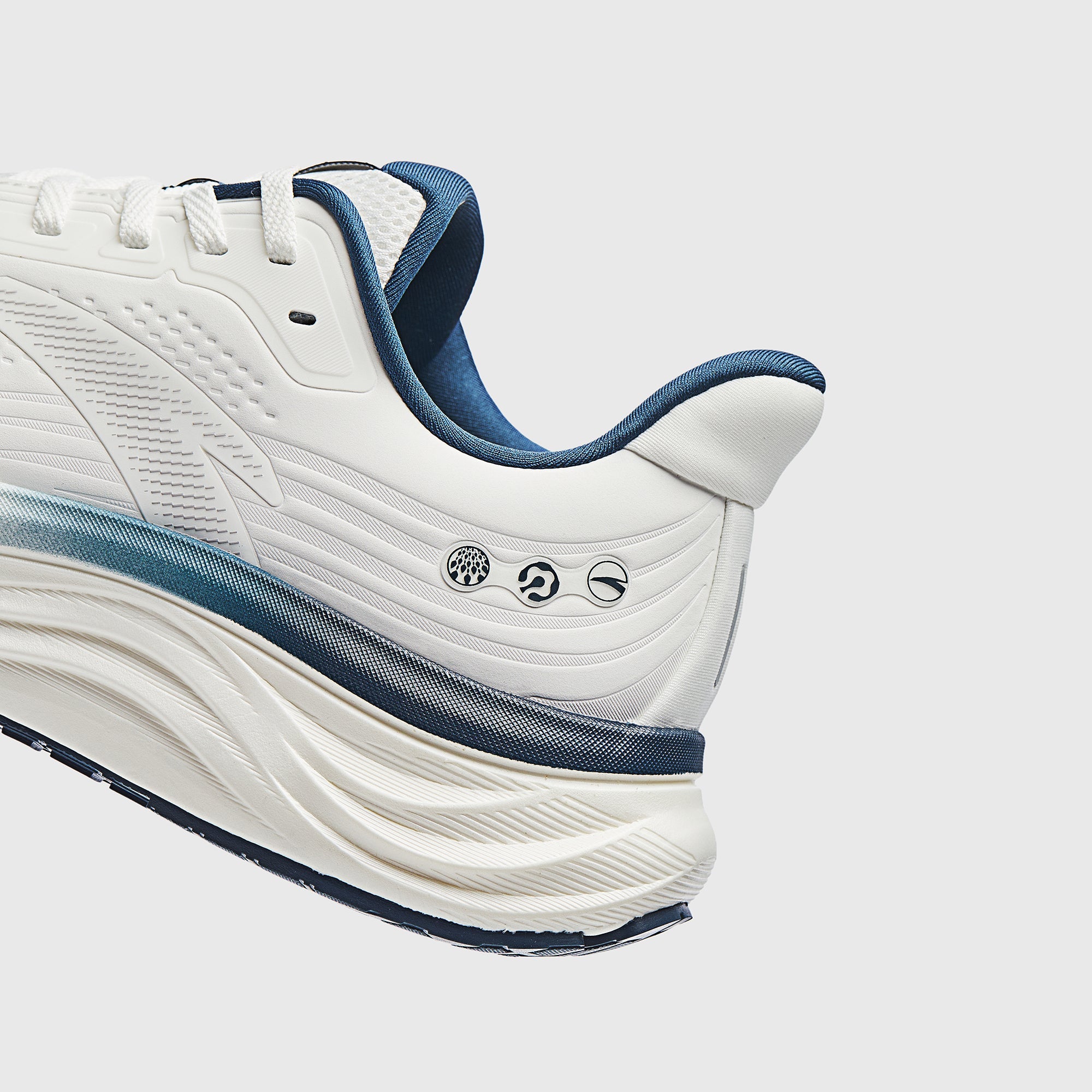Men's ANTA PG7 2