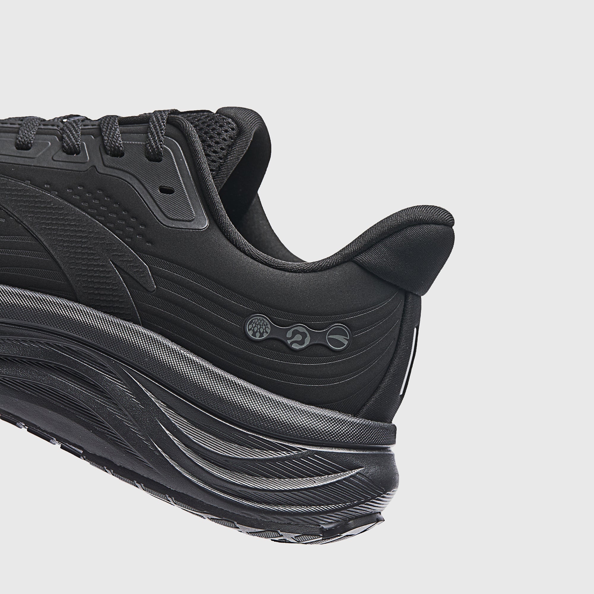 Men's ANTA PG7 2