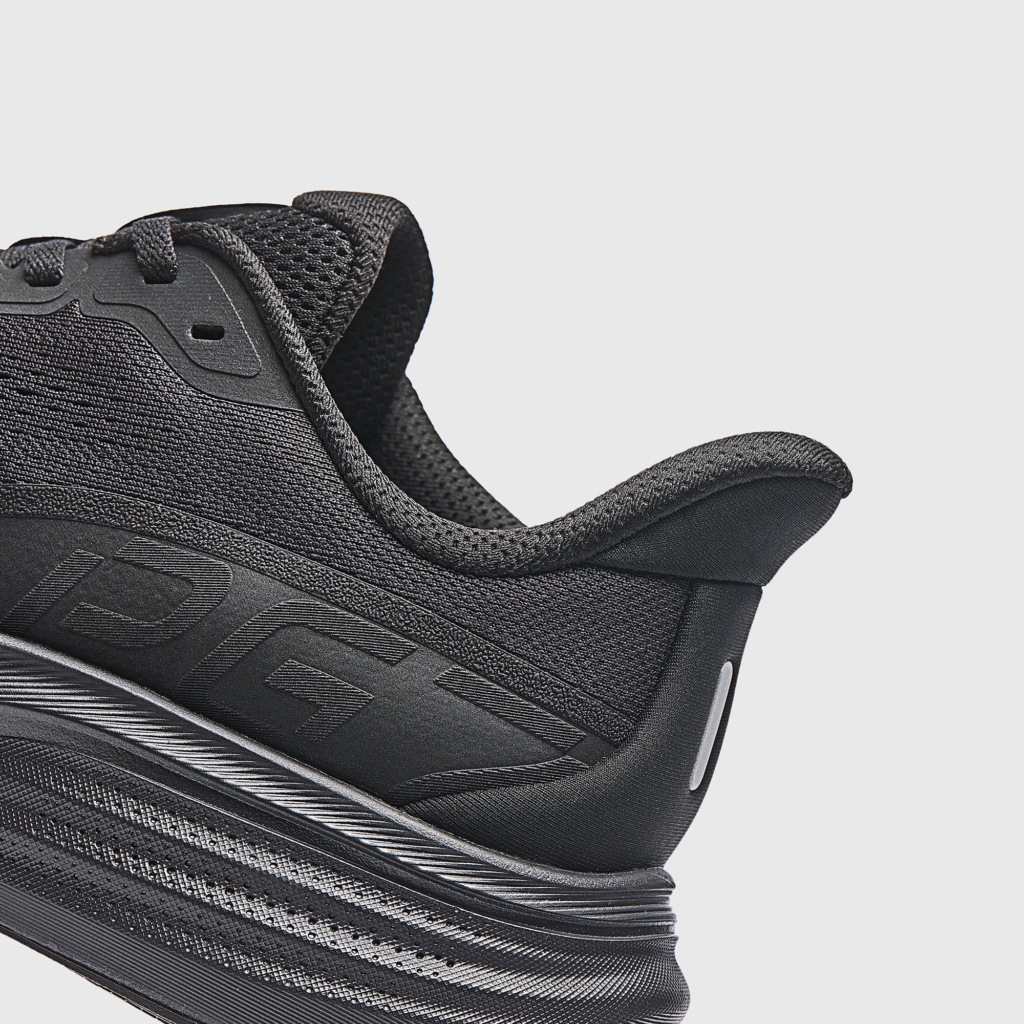 Men's ANTA PG7 3